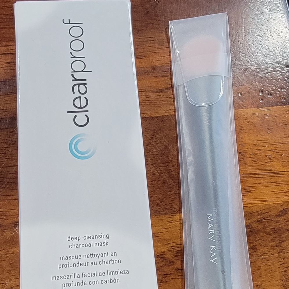 Deep Cleansing Charcoal Mask and Applicator